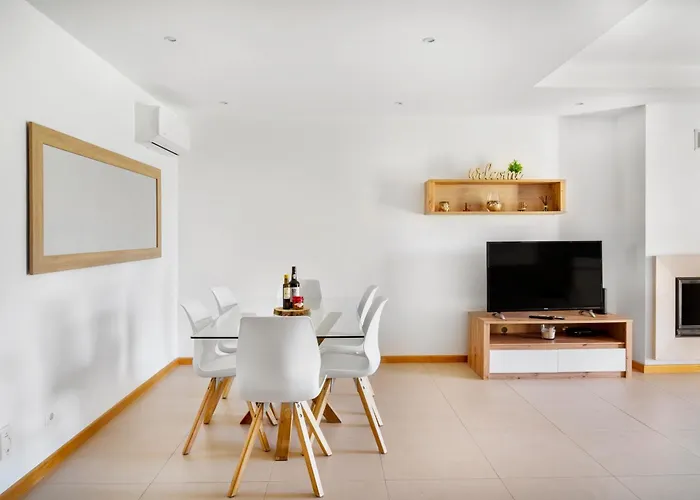 Apartamento No Condominio Baia Village Com Piscina