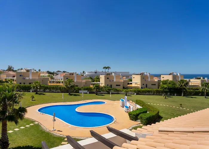 Apartamento No Condominio Baia Village Com Piscina